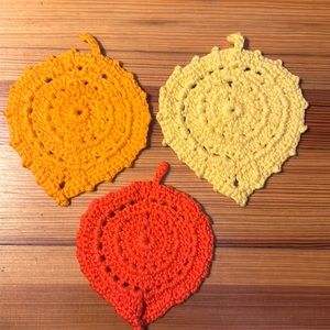 🍁🍁Vintage Crocheted Leaf Coasters 🍁🍁